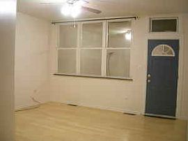 Spacious 3 bedroom 2 bath apartment in Chicago, IL