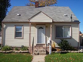 1 1/2 story bungalow for rent in Eastpointe, MI