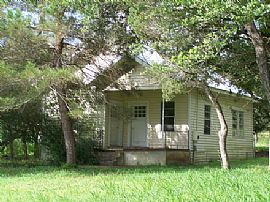 Great 2 Houses 3.9 acres + barn Res/Com in Garden Ridge, TX (Photo 2 of 3)