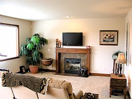 Fabulous New Home at Bargain Price  in Bothell, WA (Photo 3 of 4)