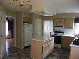 3Br/2.5Ba House on culdesac in Cary, NC (Photo 2 of 4)