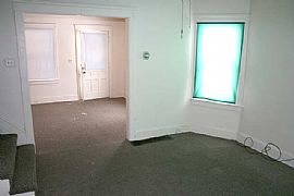 Large Three Bedroom Apartment for Rent!  in Cleveland, OH (Photo 4 of 4)