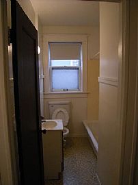 Nice 1 bd apartment in clean and quiet  in Saint Louis, MO (Photo 3 of 4)