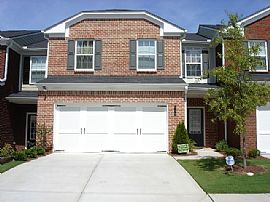 Spacious 3BR 2 1/2 Bath Townhome  in Tucker, GA