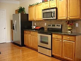 Spacious 3BR 2 1/2 Bath Townhome  in Tucker, GA (Photo 2 of 5)