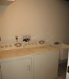 GIGANORMOUS Condo in Cleveland, OH (Photo 5 of 6)