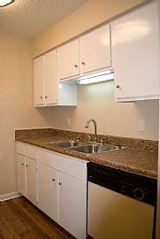 Beautiful Newly Renovated Apartment  in Madison, TN (Photo 4 of 6)