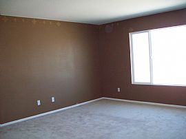 Large Beautiful Home for Lease in Corona, CA (Photo 4 of 6)