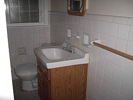  Cozy, updated 2 bedroom This wont last! in Mount Healthy, OH (Photo 4 of 6)
