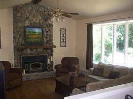 Large, Spacious 4 Bedroom/2 bath home in Ringwood, NJ (Photo 2 of 4)