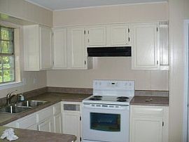 All New Inside- Adorable cottage in Daphne, AL (Photo 5 of 6)