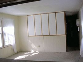 Cute & Cozy Mobile Home in Fitchburg, MA (Photo 3 of 6)