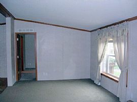 Beautiful Manufactured Home in Fitchburg, MA (Photo 2 of 6)