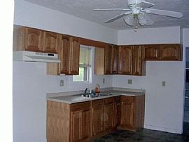 Great Location! in Gardner, MA (Photo 4 of 6)