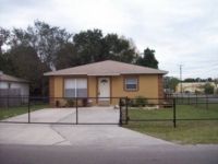 Beautiful single home corner lot in Tampa, FL