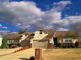 Beautiful Spacious Duplex in Cotter, AR (Photo 2 of 5)