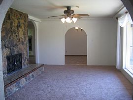 4 Bedroom/ 2 Bath NEAR NMSU!!  2,800sqft in Las Cruces, NM (Photo 2 of 6)