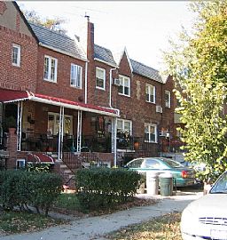 Beautiful Duplex House for Rent-garage++ in Maspeth, NY