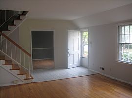 Spacious Home - Minutes to Much!! in Lutherville Timonium, MD (Photo 5 of 6)