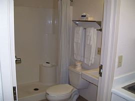 Fully furnished studio in Springfield, OR (Photo 5 of 6)
