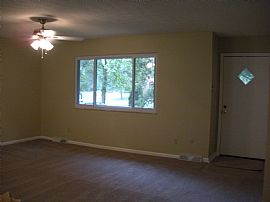 Ranch w/ full basement, garage and more in New Albany, OH (Photo 4 of 6)