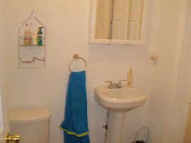 Lovely home with Lake Privileges in Keego Harbor, MI (Photo 4 of 5)