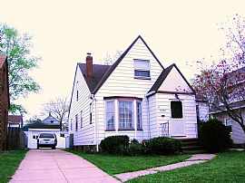 Spacious Clean Westpark Bungalow in Cleveland, OH