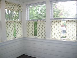 Spacious Clean Westpark Bungalow in Cleveland, OH (Photo 6 of 6)