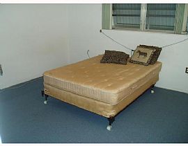 1/1 in North Miami, near Biscayne Blvd in North Miami, FL (Photo 2 of 6)