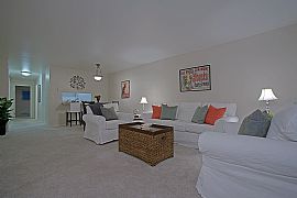 Great Direct Lake View, Great Location in Queen Anne, WA