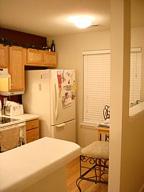 Beuatiful 2 Br 2 1/2 Bath Town Home in Greensboro, NC (Photo 3 of 5)