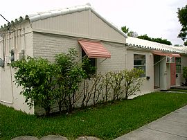 Spacious 2/1 EAST of US1, triplex house in Hollywood, FL (Photo 4 of 4)