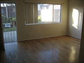 Charming 3 Bedroom Townhome in Santee, CA (Photo 4 of 4)