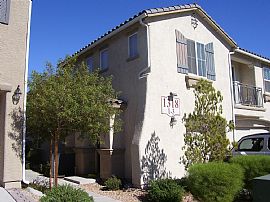 Spacious Townhome w/Mountain View in Henderson, NV