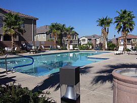 Spacious Townhome w/Mountain View in Henderson, NV (Photo 6 of 6)