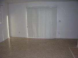 Spacious Single Story with NO HOA in Henderson, NV (Photo 3 of 6)