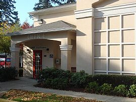 Apartment Available - All Utilities Free in Tigard, OR