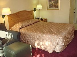 Apartment Available - All Utilities Free in Tigard, OR (Photo 2 of 5)