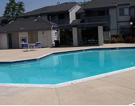 Huge 2 Bd 2 bath condo in Saugus, CA (Photo 5 of 6)