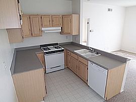 Great 1 bedroom 1 bath apartment  in Castaic, CA (Photo 4 of 4)