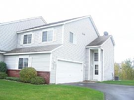 1998 Townhome with 1600 Sq FT in Apple Valley, MN