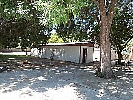 This is a charming 3 bedroom 2 bath hous in Fillmore, CA (Photo 2 of 6)