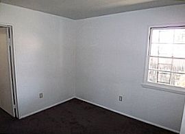 This is a charming 3 bedroom 2 bath hous in Fillmore, CA (Photo 5 of 6)