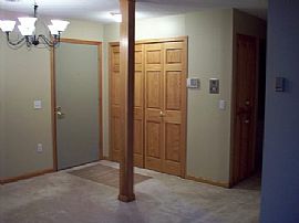 First Floor unit-708 Sq Ft-pool, patio in Bloomington, MN (Photo 4 of 6)