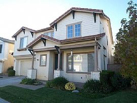 beautiful home is located on a quiet str in Valencia, CA