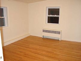 Single Family House Cute,Cozy & Clean in Peekskill, NY (Photo 5 of 6)