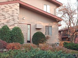 Beautiful 1140 sq. ft. 2 br, 2 ba Condo in Waukesha, WI