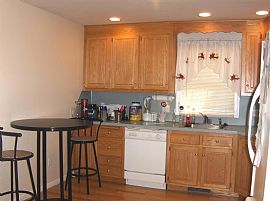 Spacious single family home for rent in Ansonia, CT (Photo 2 of 6)