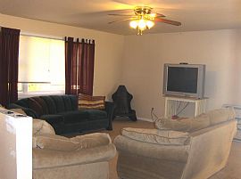 Spacious single family home for rent in Ansonia, CT (Photo 3 of 6)