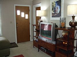 Charmer Close To SCC & GU in Spokane, WA (Photo 4 of 5)